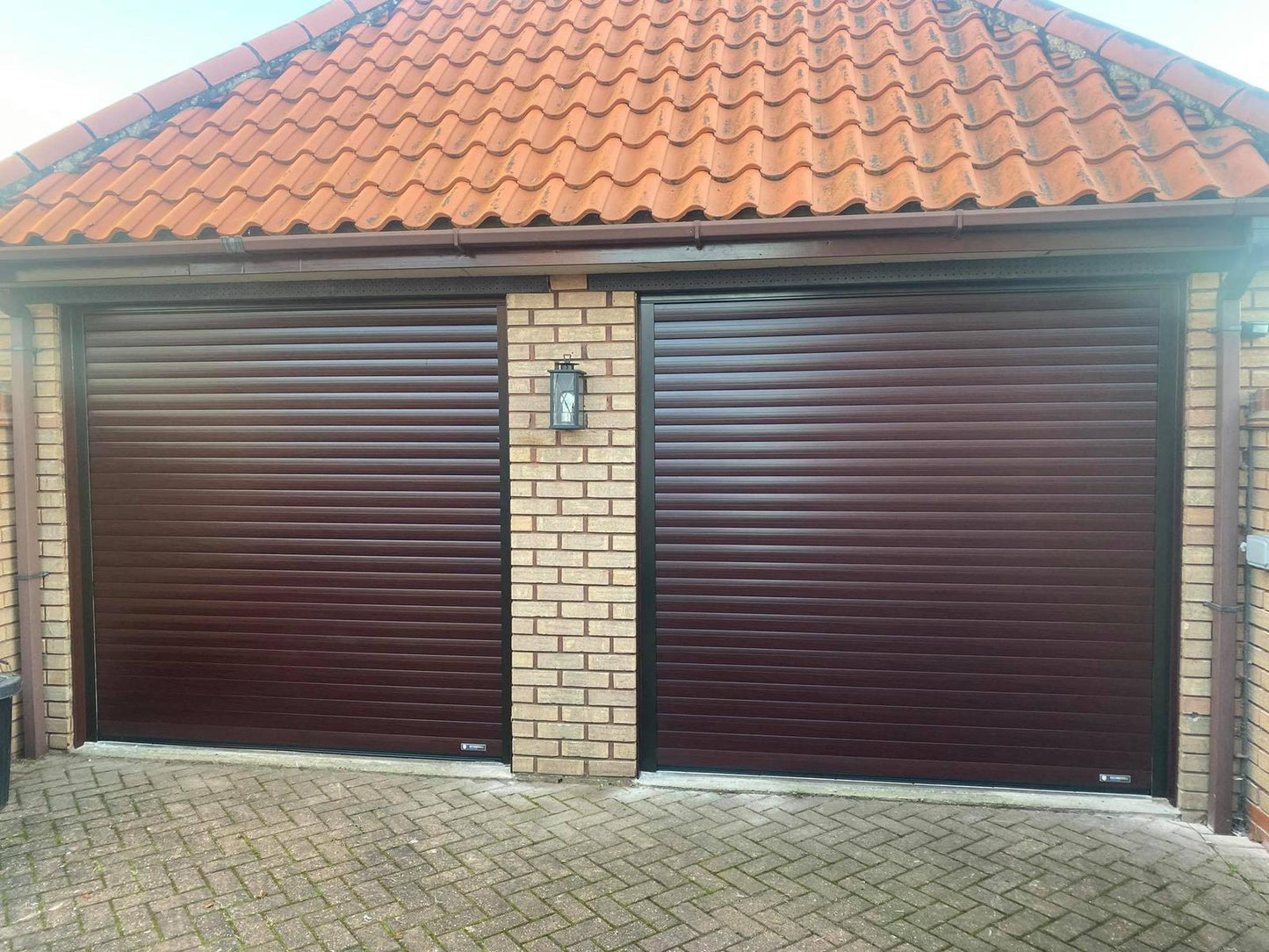 INSULATED ROLLER GARAGE DOORS